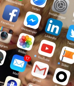 Sociala media. En värld som är så oförutsägbar att den nästan blir förutsägbar.