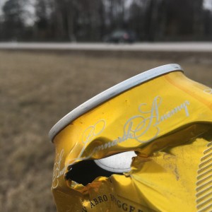 Skulle du vilja dra den här burken längs insidan av ditt lår? Tänk dig vad den skulle göra om du tvingades svälja den!