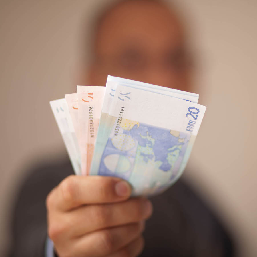 Det finns sånt som inte kan värderas i pengar. Det finns det som kan öka värdet med hjälp av pengar. Det finns sånt som... inte får kosta MER pengar.